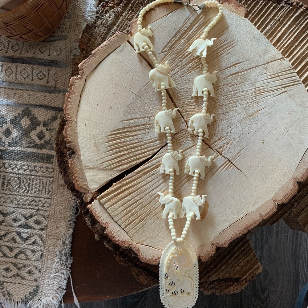 Vintage Elephant Carved Pendant Necklace